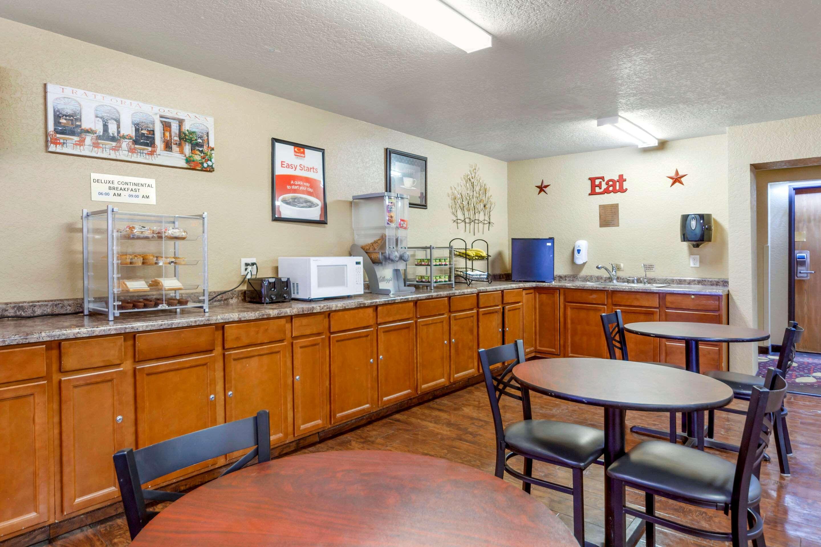 Econo Lodge Black Hills Рапид Сити Екстериор снимка